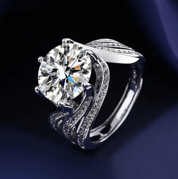 Luxurious Style Adjustable Ring - Picture 3 of 3